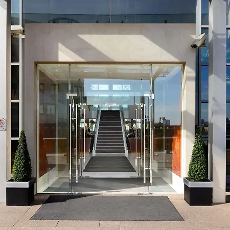Canary Riverside Plaza Hotel-2